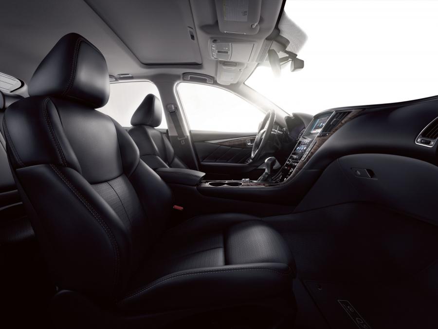 Интерьер Infiniti Q50S 3.0t 2016 года  (NA) (фото 4 из 11)